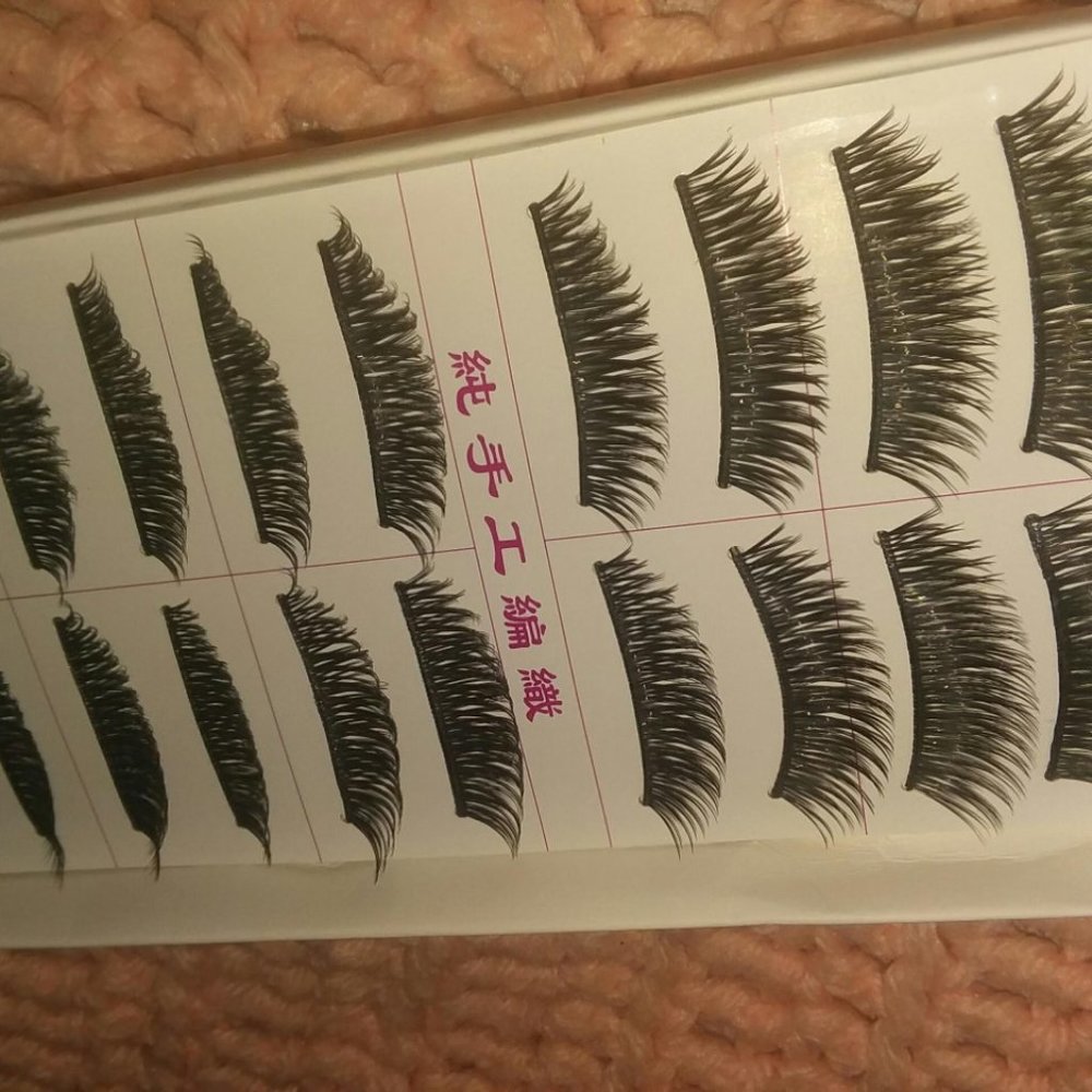 eye lashes - Picture 3 of 4